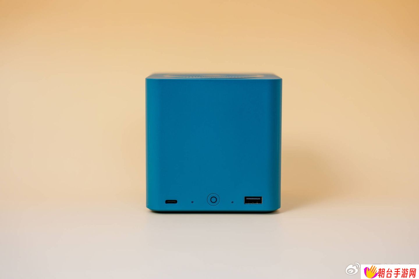 零刻 NAS 型迷你主机 ME mini 预热：英特尔 N200、双 2.5G 网口、6 盘位、内置 45W 电源